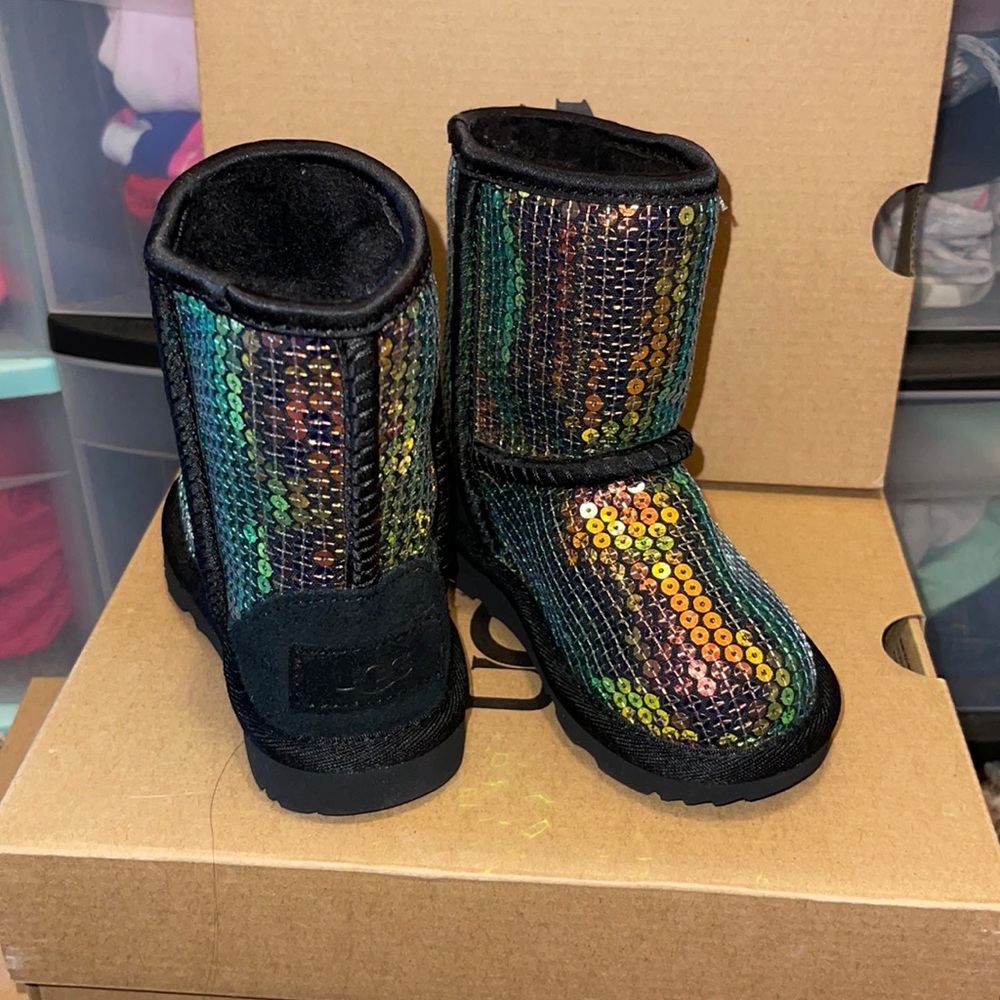 TD Classic II Stellar Sequin Uggs
